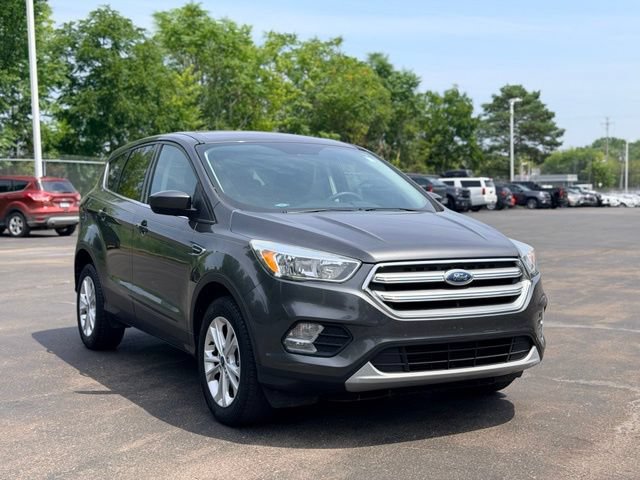 Used 2017 Ford Escape SE FWD image 4