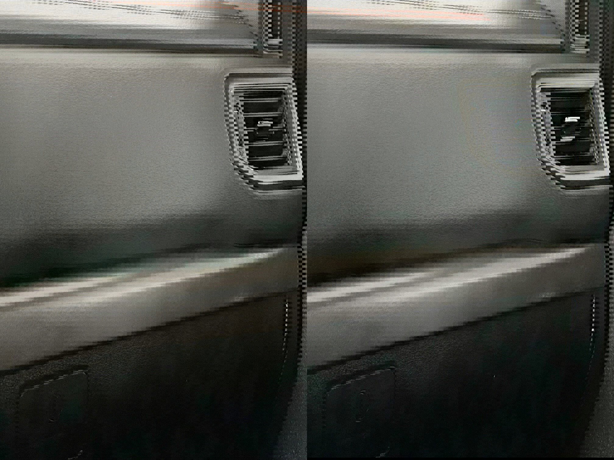 Used 2024 Nissan Titan PRO-4X w/ Pro-4x Convenience Package image 15