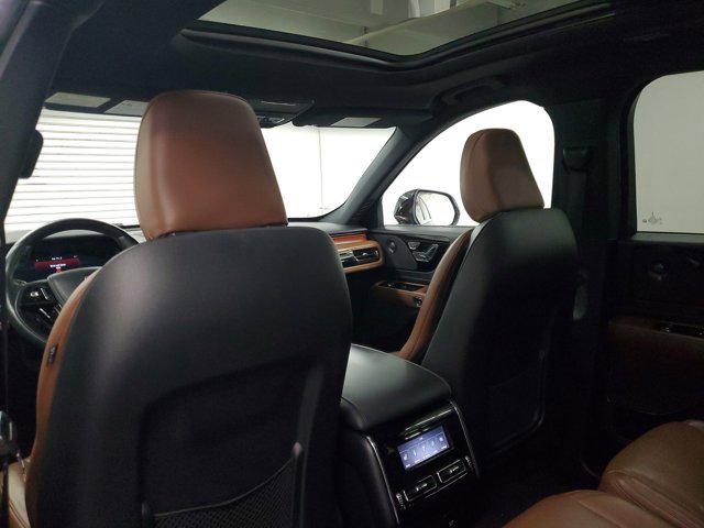 Used 2022 Lincoln Aviator Reserve w/ Elements Package Plus image 12