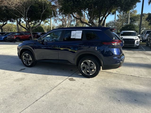 Used 2024 Nissan Rogue SV image 39