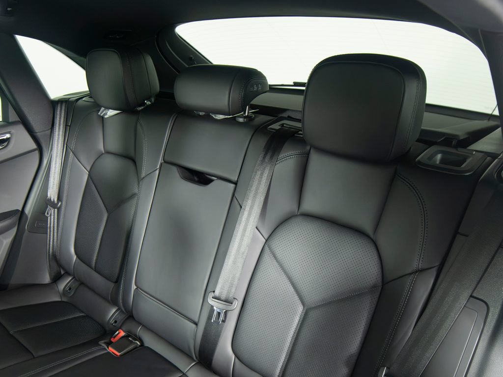 New 2026 Porsche Macan AWD/4WD image 40