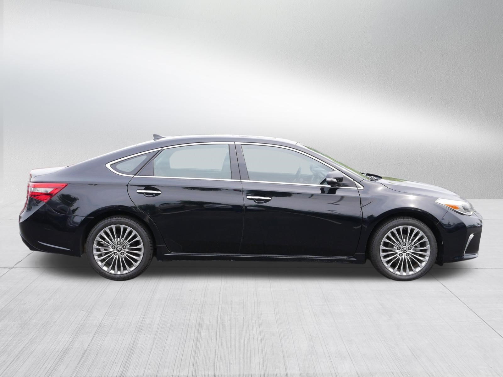 Used 2016 Toyota Avalon Limited w/ Toyota Safety Sense Package FWD image 8