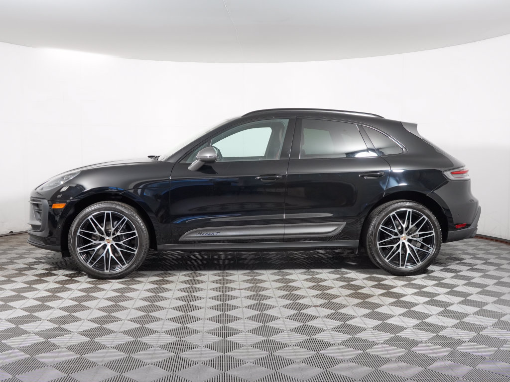 Certified 2023 Porsche Macan Turbo AWD/4WD image 2