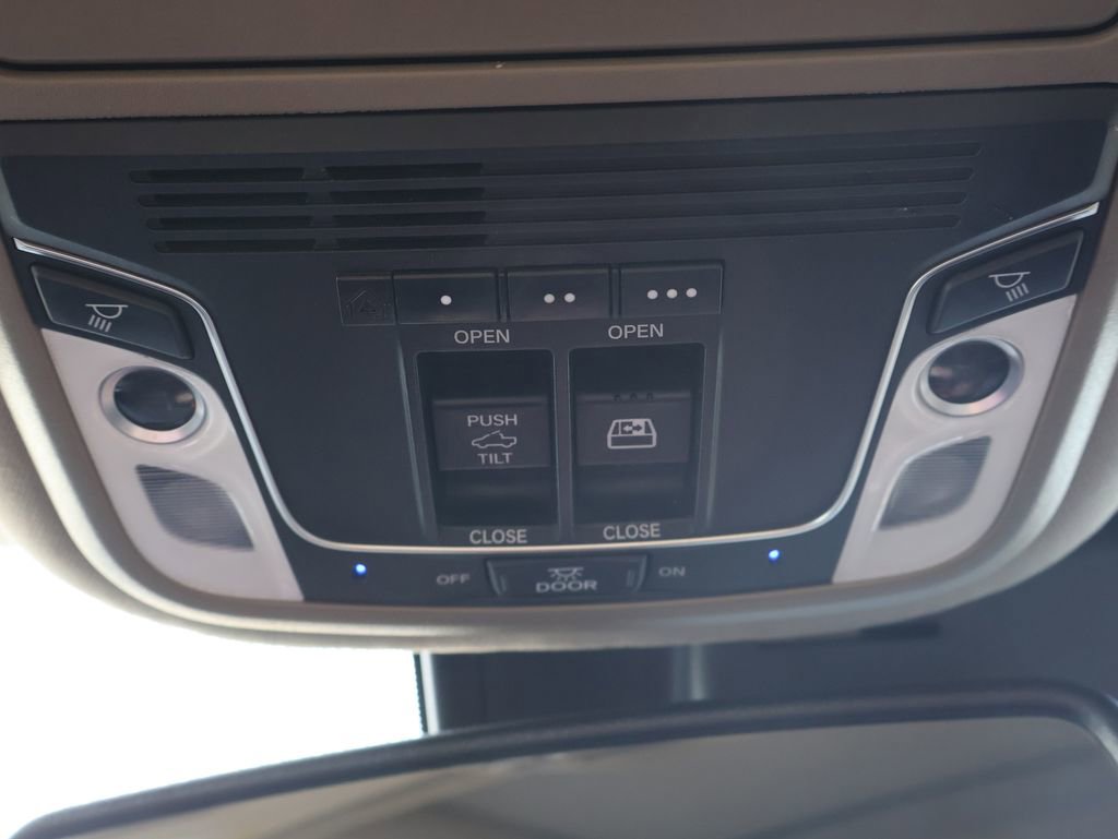 Used 2017 Honda Ridgeline RTL-E image 16