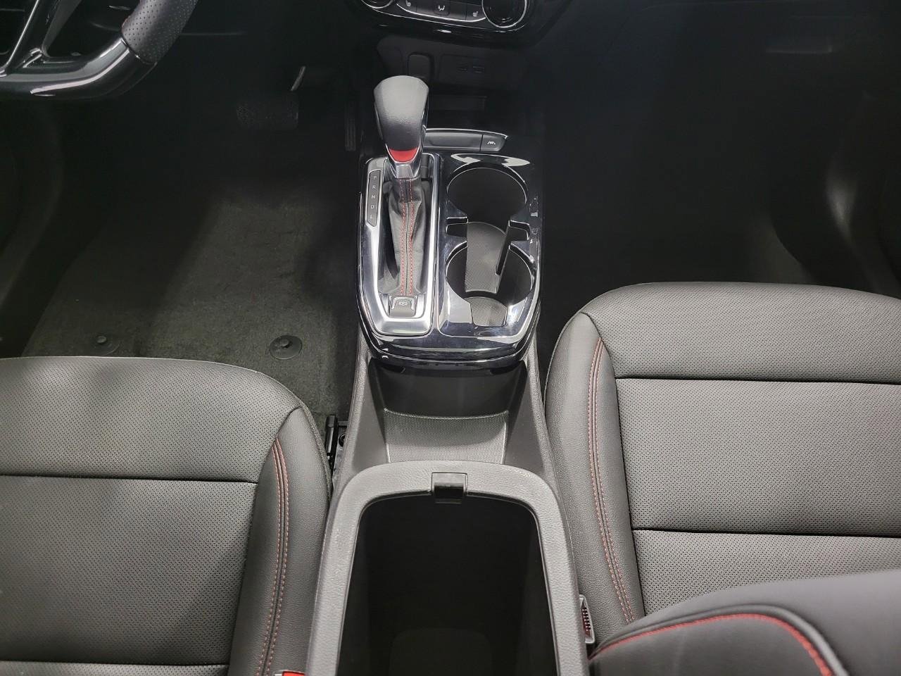 Used 2025 Chevrolet Trax RS w/ Sunroof Package image 16