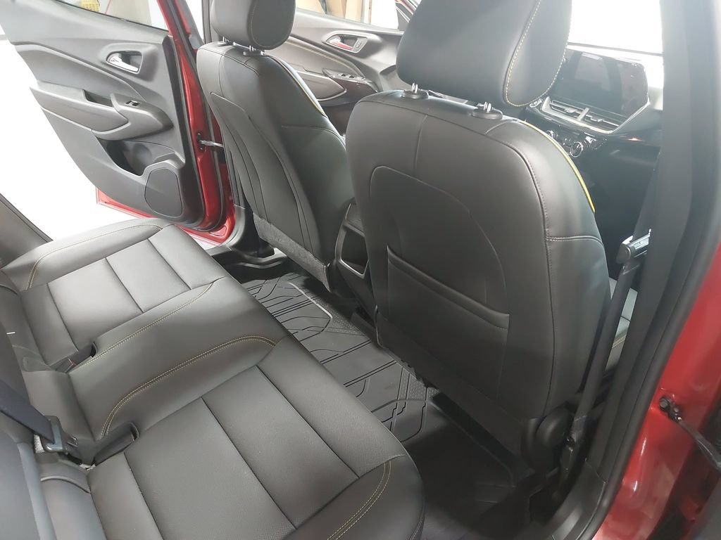 Used 2024 Chevrolet Trax ACTIV w/ Sunroof Package FWD image 11