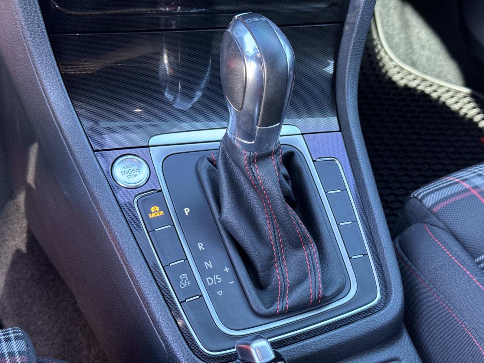 Used 2017 Volkswagen GTI Sport image 16