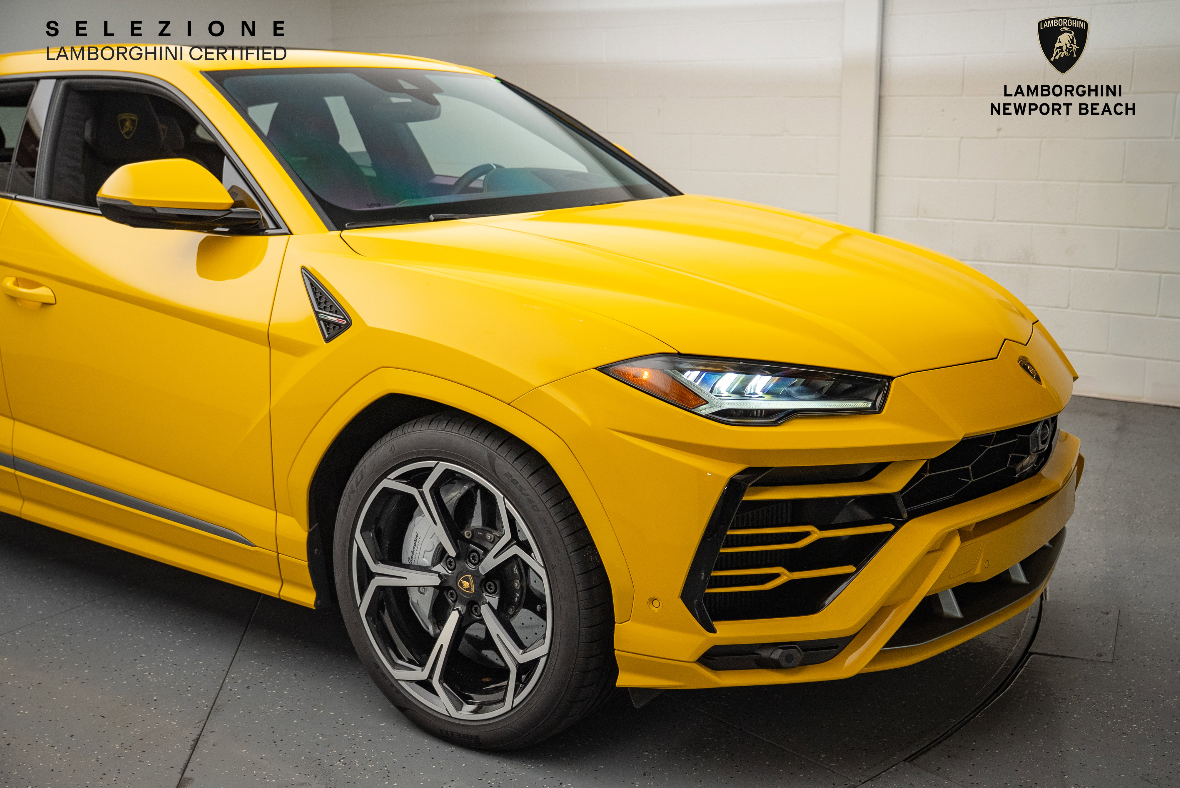 Used 2022 Lamborghini Urus image 2