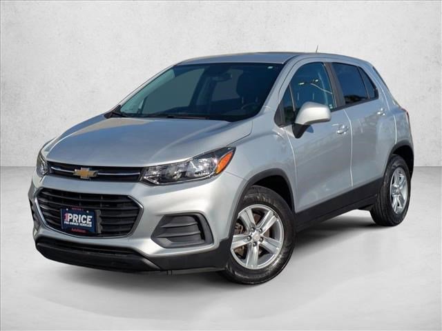 Used 2022 Chevrolet Trax LS w/ Tint and Cruise Package image 1