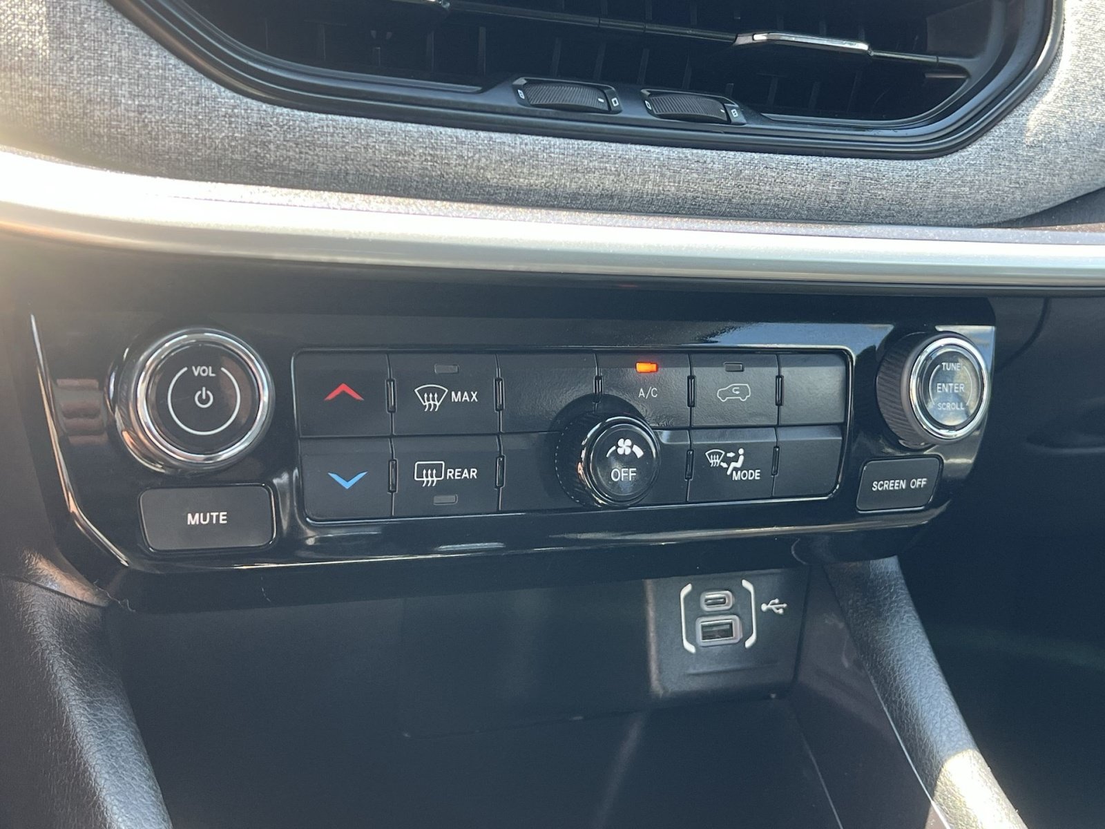 Used 2022 Jeep Compass Latitude AWD/4WD image 20