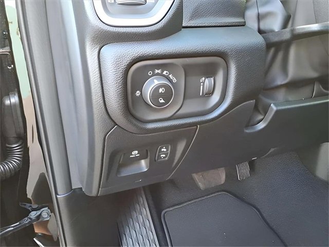 New 2026 RAM 1500 4x4 Crew Cab image 13