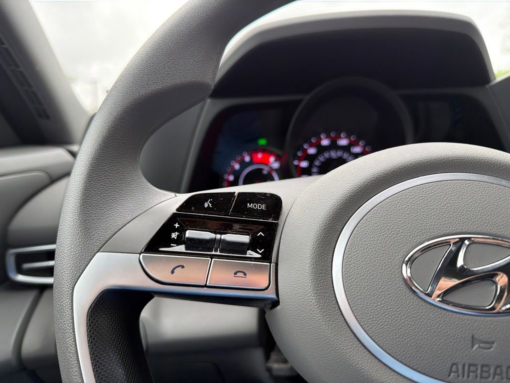 Certified 2023 Hyundai Elantra SE FWD image 29