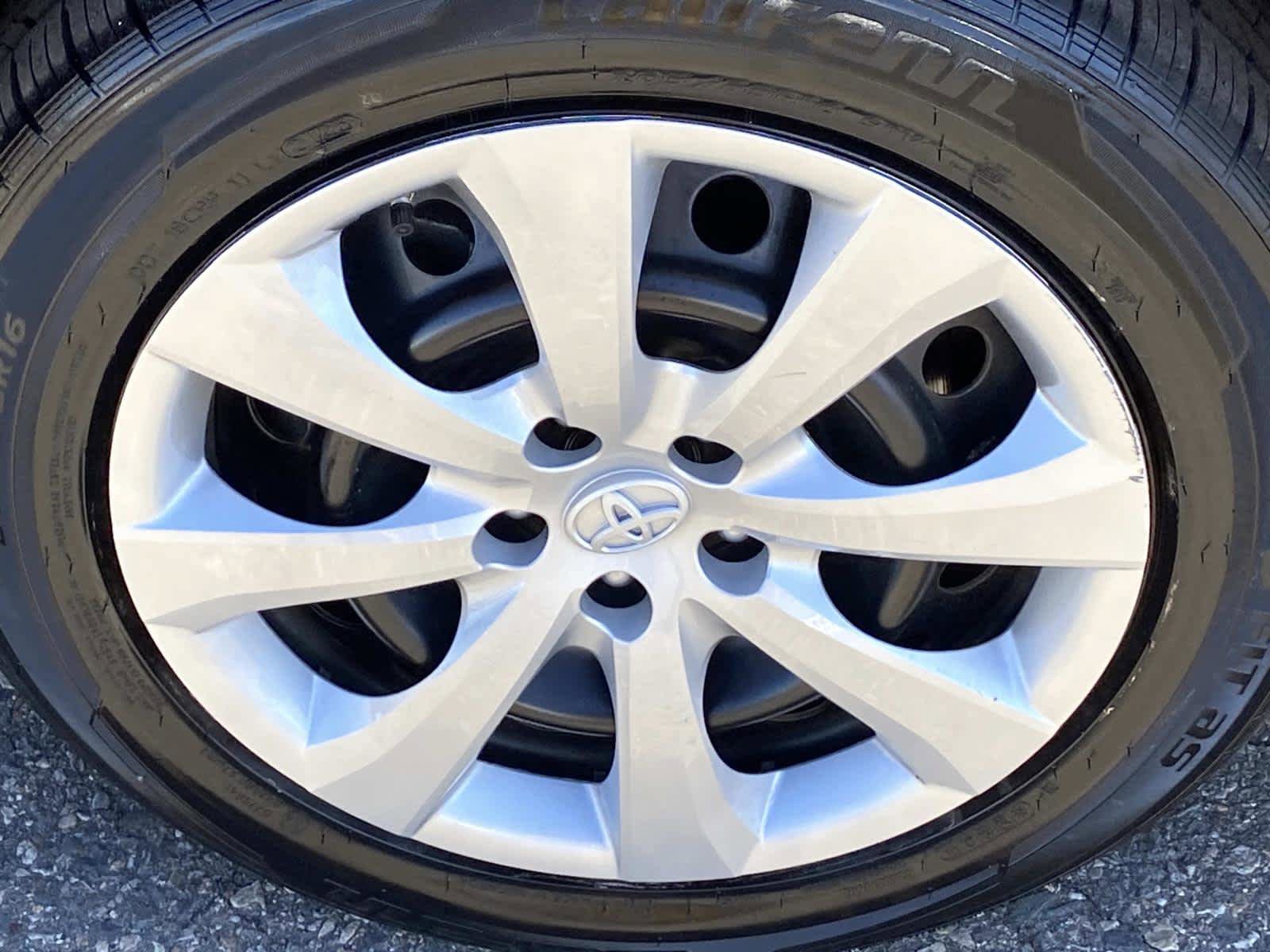 Used 2022 Toyota Corolla LE image 21