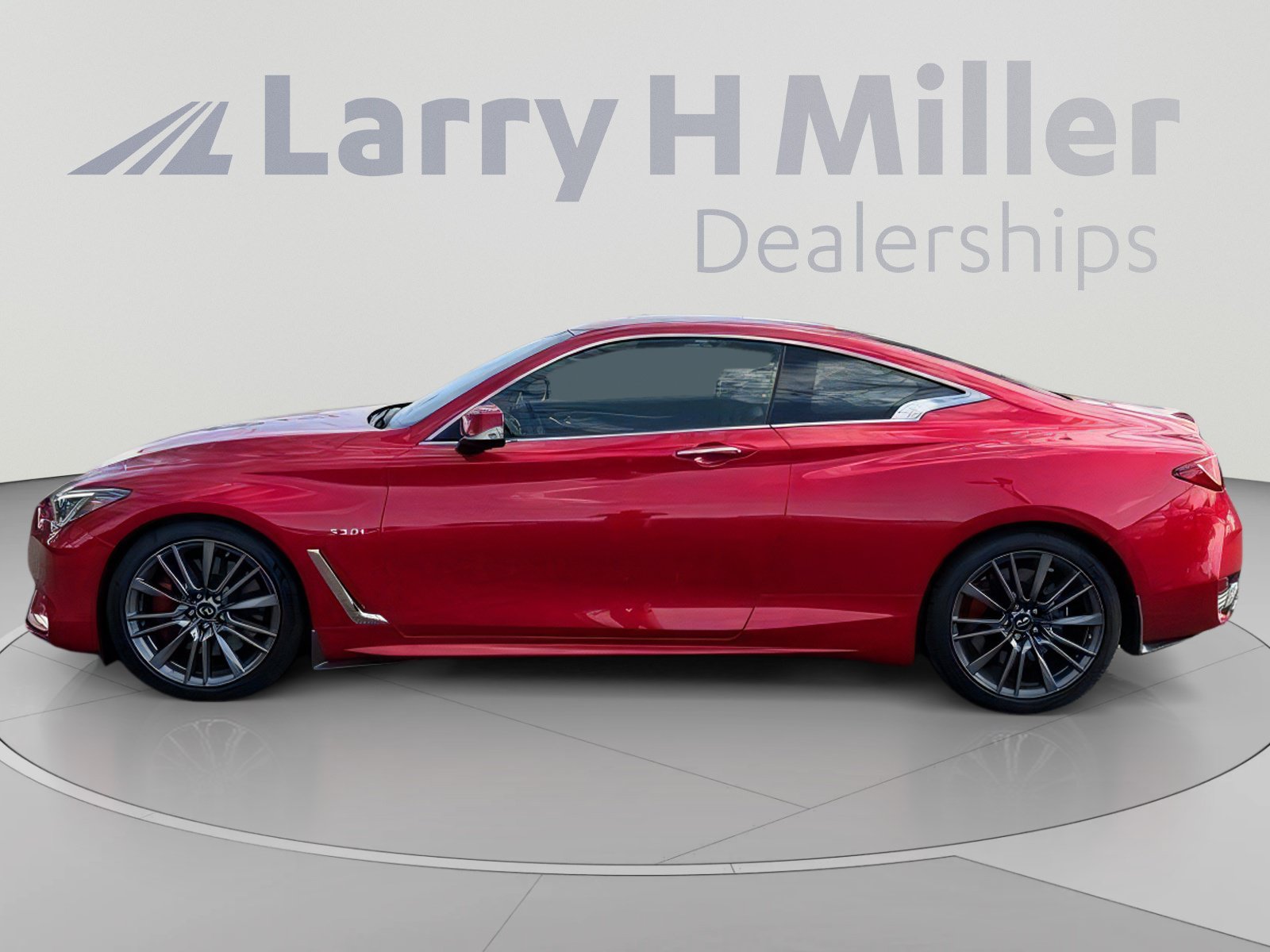 Used 2017 INFINITI Q60 Red Sport 400 RWD image 2