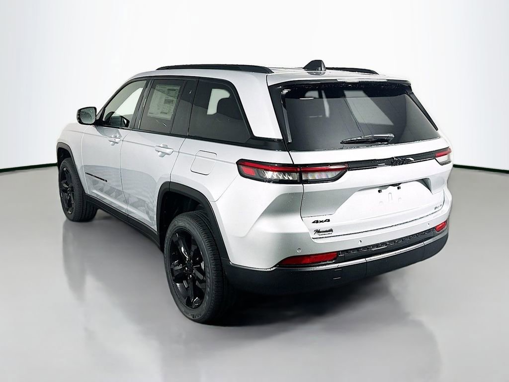 New 2025 Jeep Grand Cherokee Altitude image 5