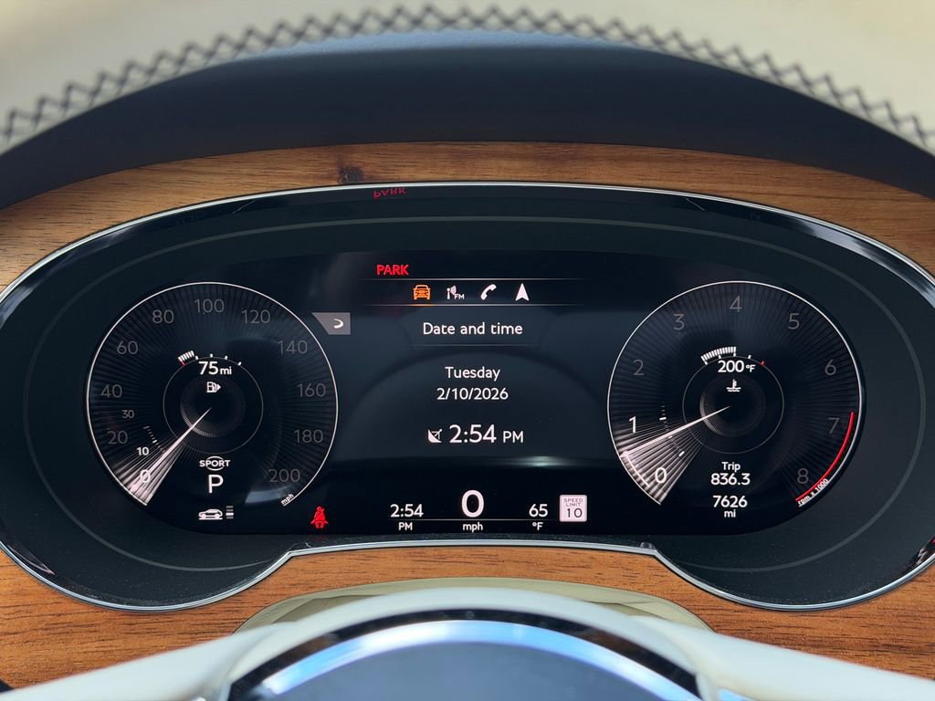 Used 2023 Bentley Bentayga image 18