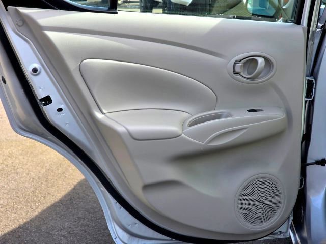 Used 2012 Nissan Versa SV image 31