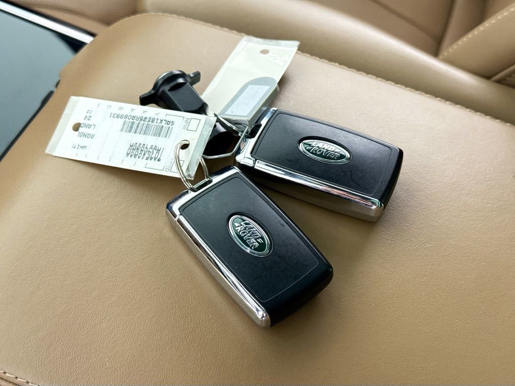 Used 2024 Land Rover Range Rover Long Wheelbase Autobiography image 17
