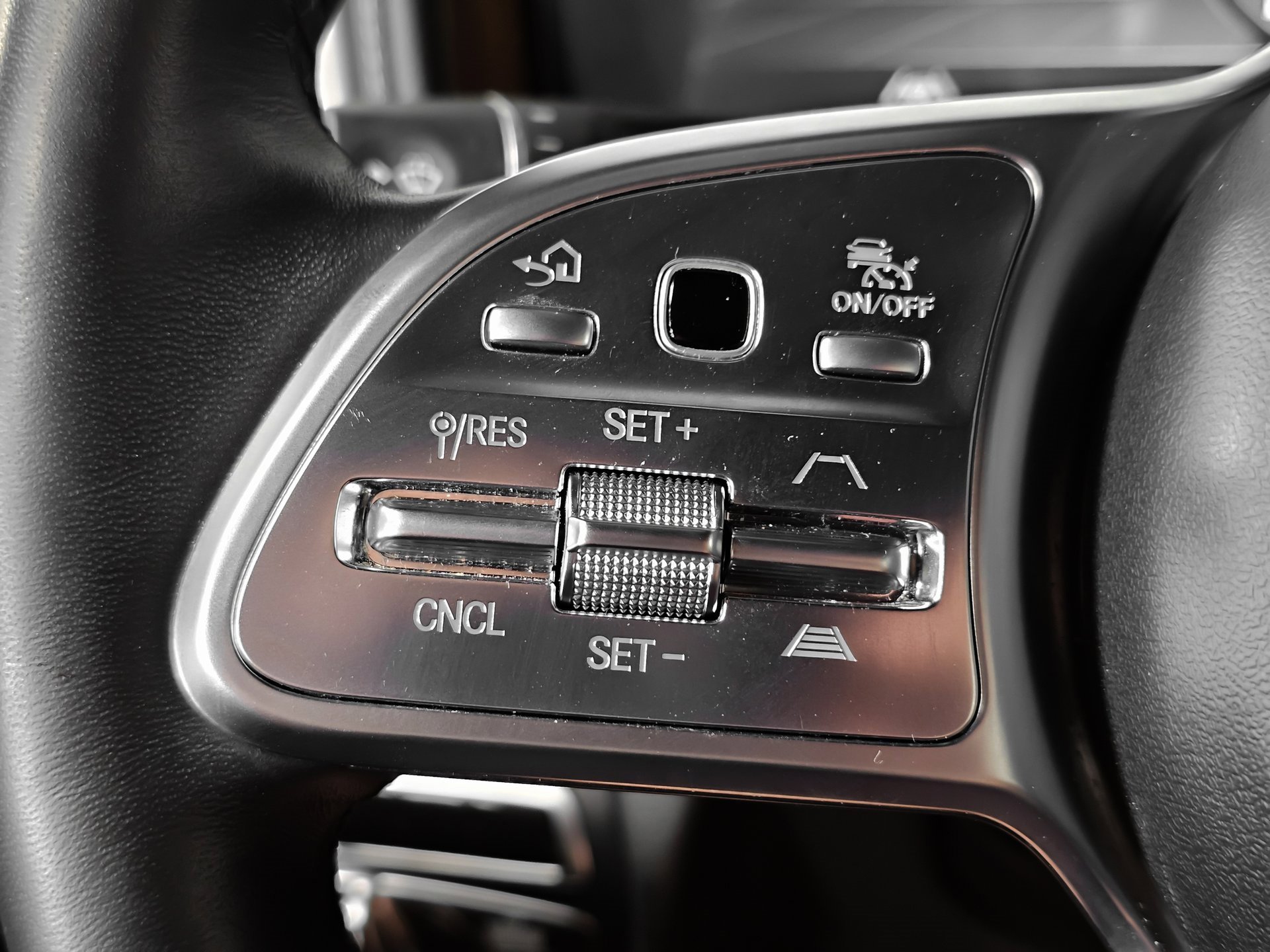 Used 2023 Mercedes-Benz G 550 image 37