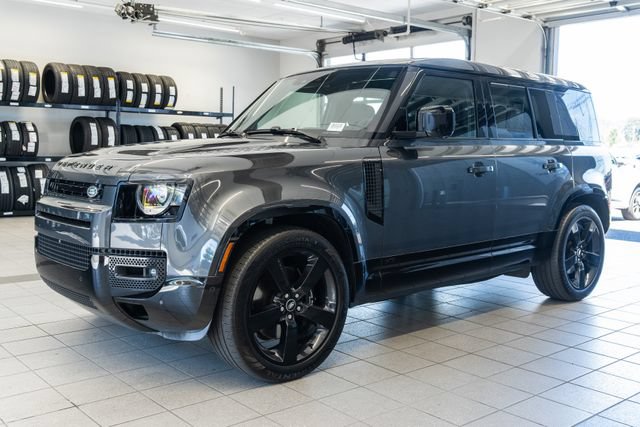Used 2025 Land Rover Defender 110 V8 AWD/4WD image 3