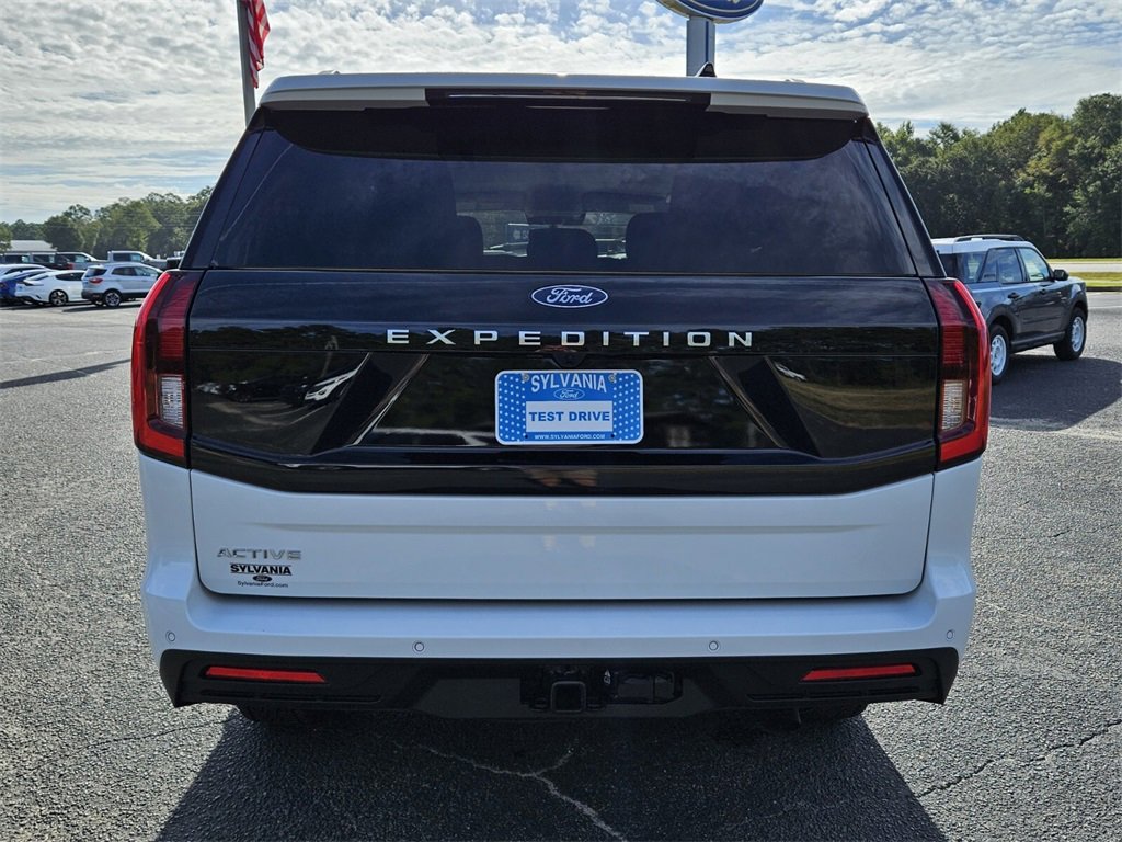 New 2025 Ford Expedition Active image 10