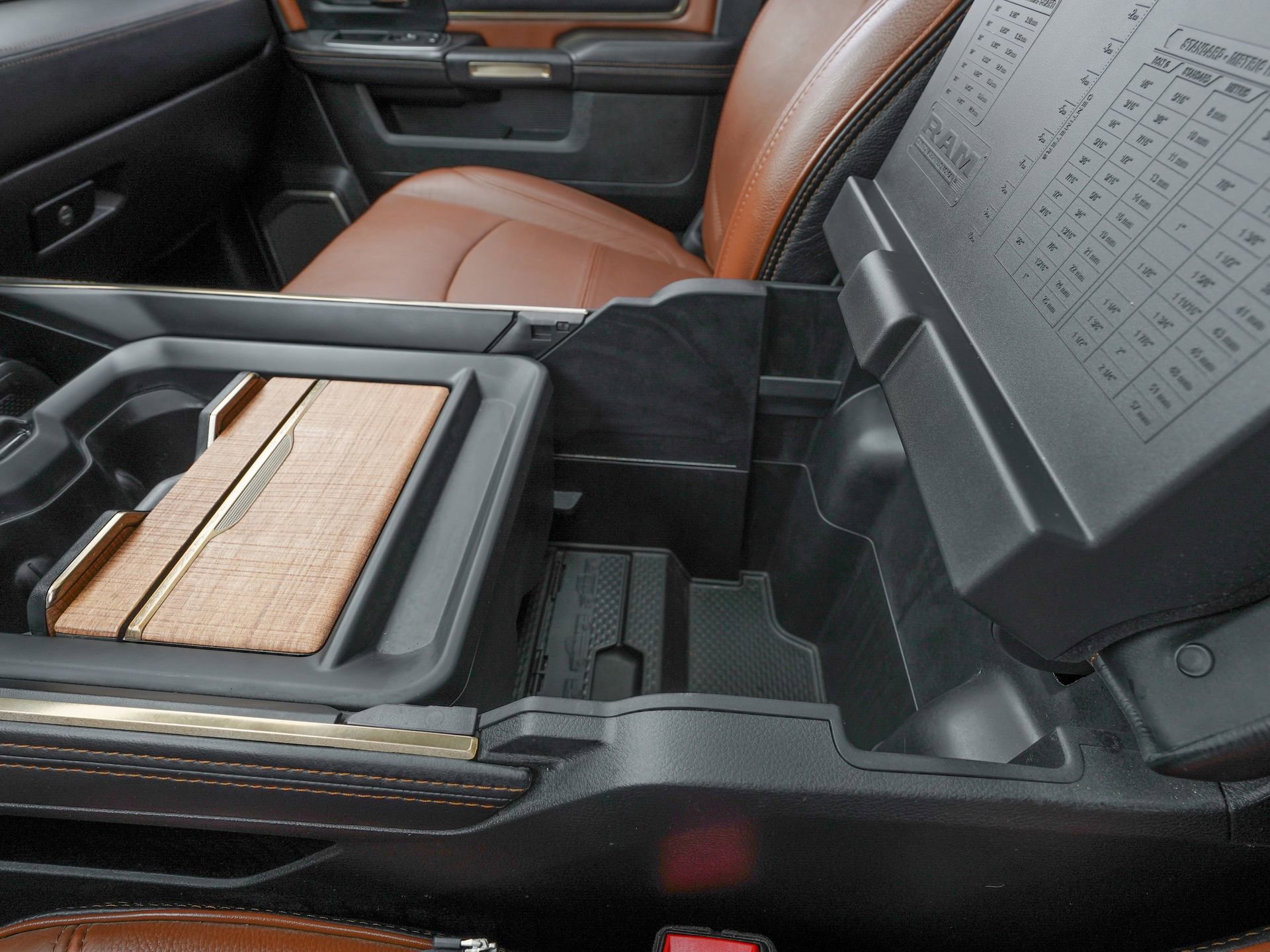 Used 2024 RAM 2500 Limited w/ Safety Group image 31