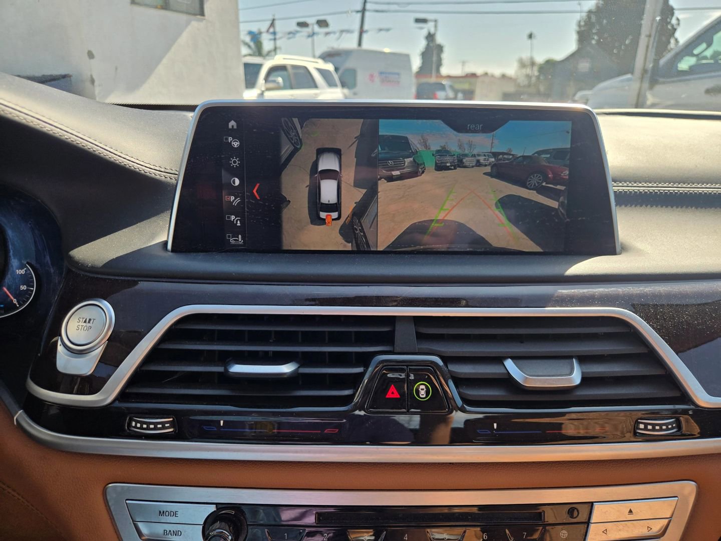 Used 2018 BMW 740e xDrive w/ Executive Package AWD/4WD image 25