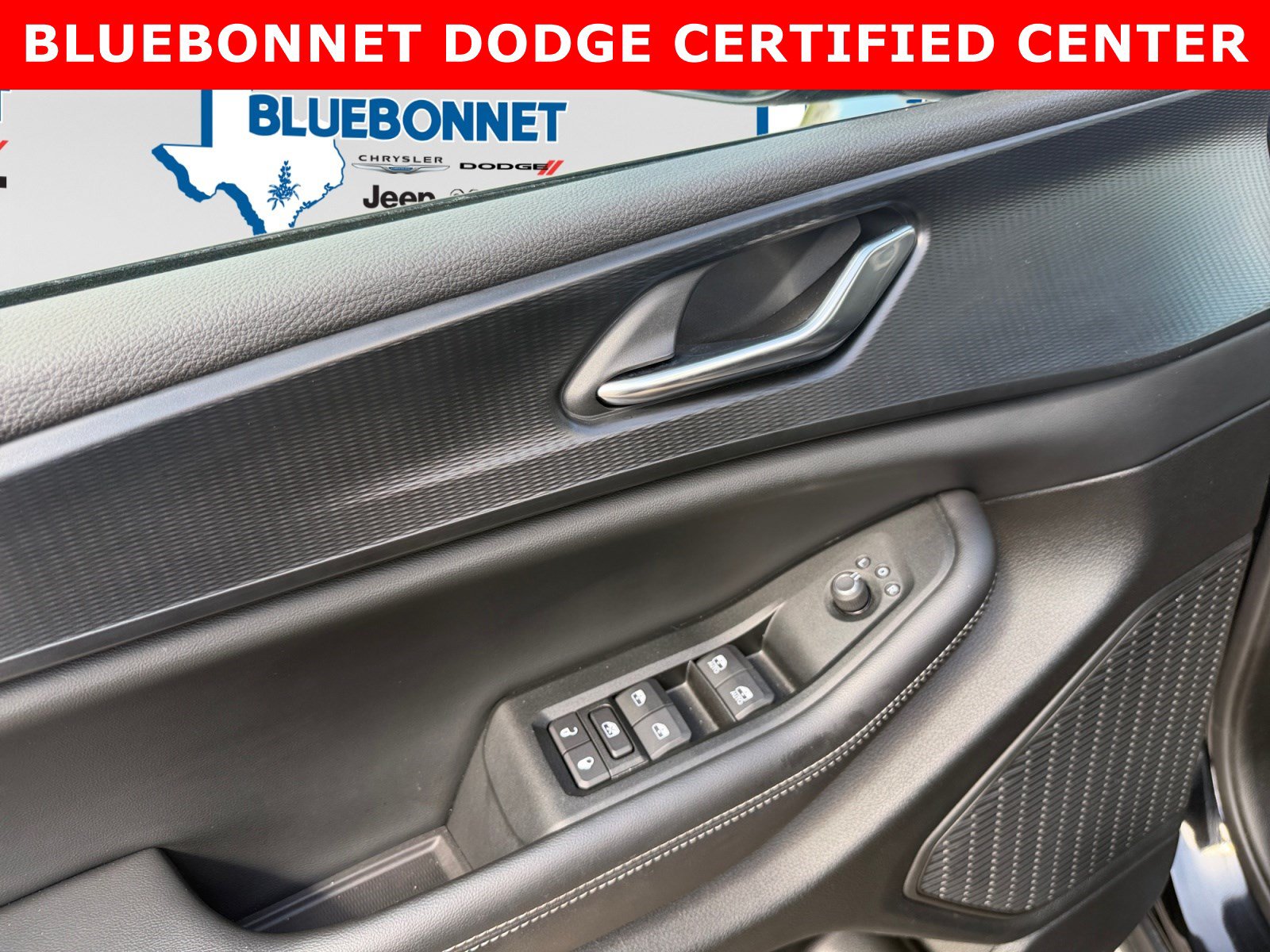 Used 2024 Jeep Grand Cherokee Altitude AWD/4WD image 10