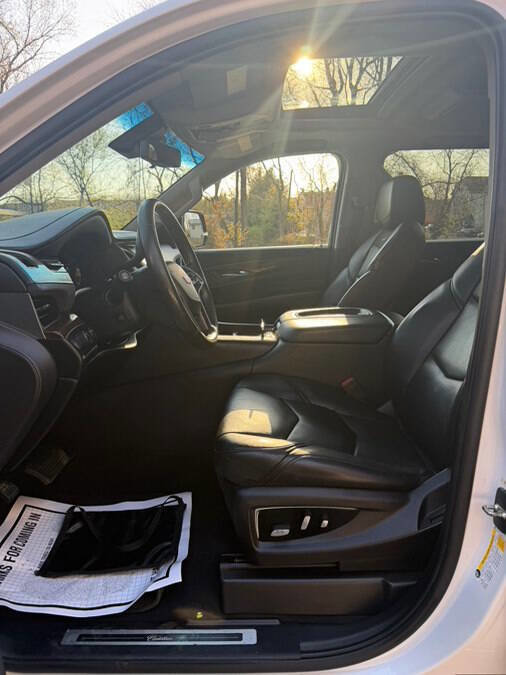 Used 2018 Cadillac Escalade Luxury AWD/4WD image 35