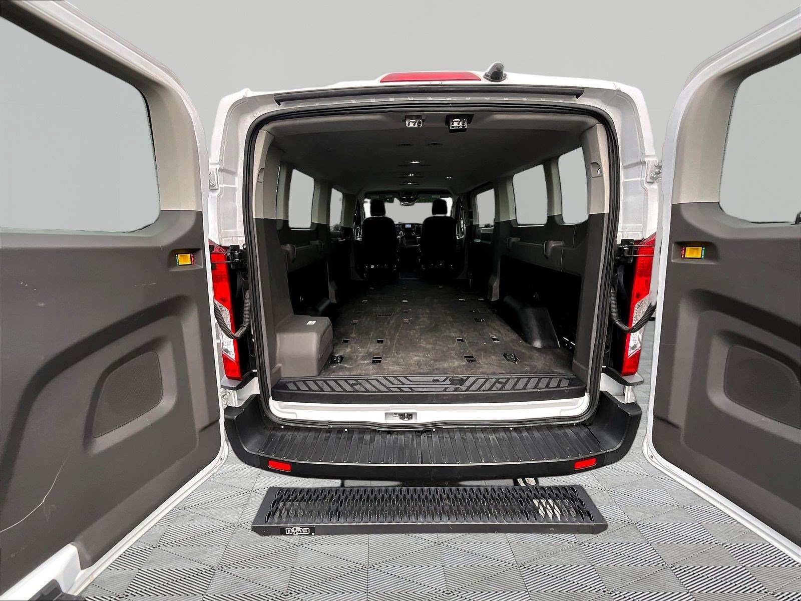 Used 2024 Ford Transit 350 XL RWD image 24