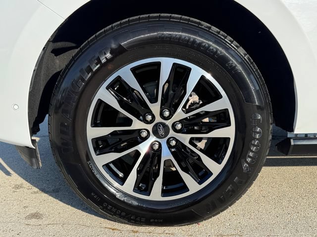 Used 2025 Ford Expedition Platinum AWD/4WD image 10