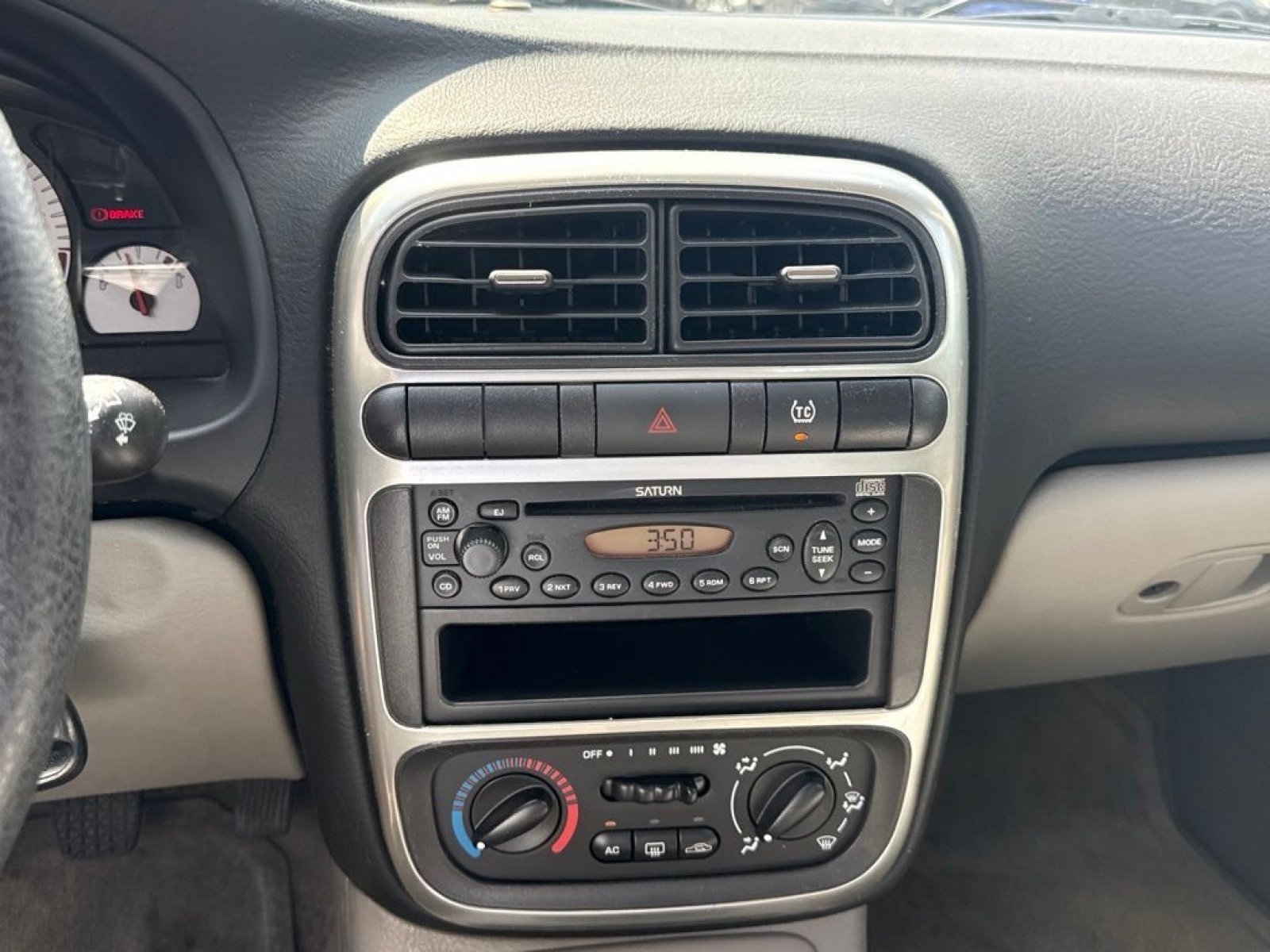 Used 2003 Saturn L-Series L200 FWD image 5