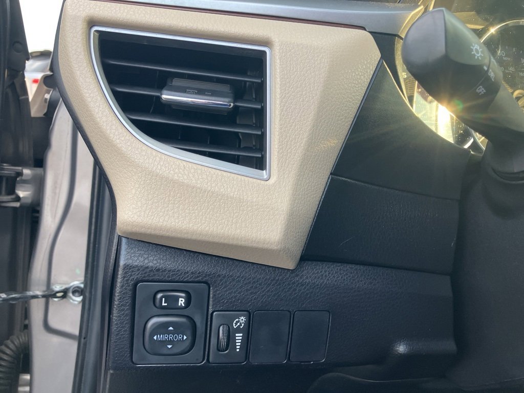 Used 2015 Toyota Corolla L image 20