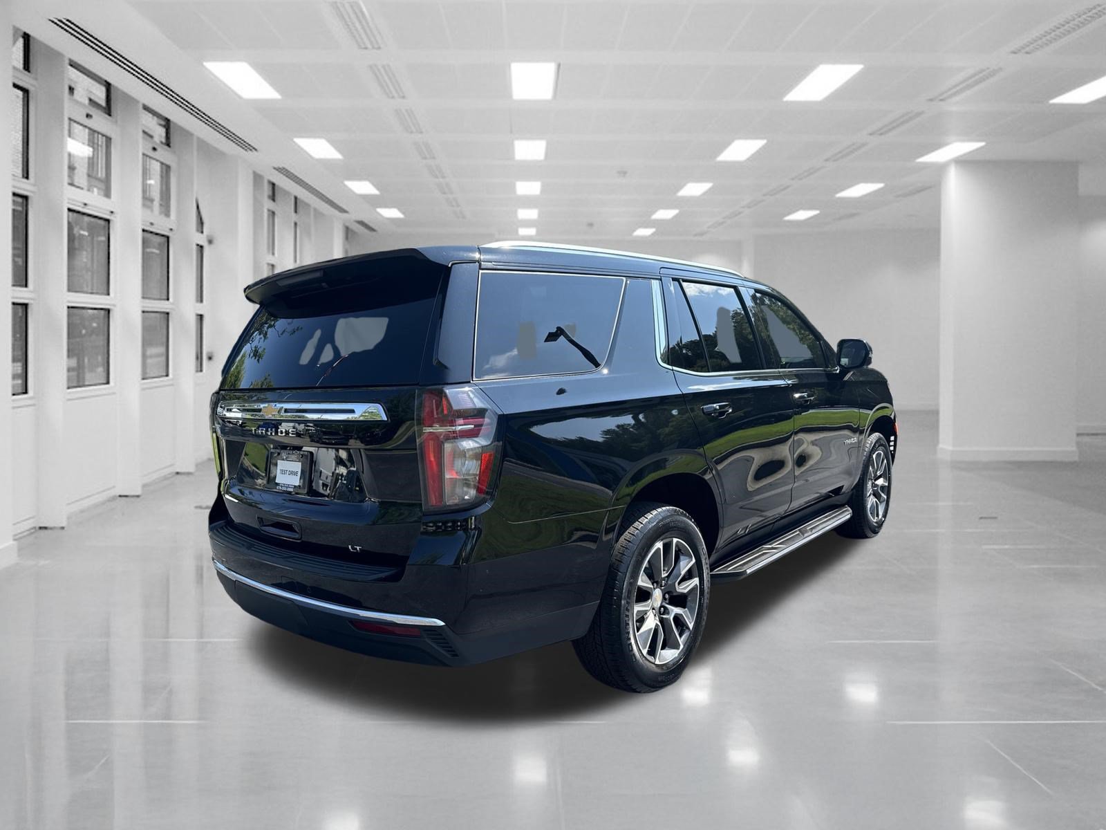 Used 2024 Chevrolet Tahoe LT w/ LT Signature Plus Package RWD image 5
