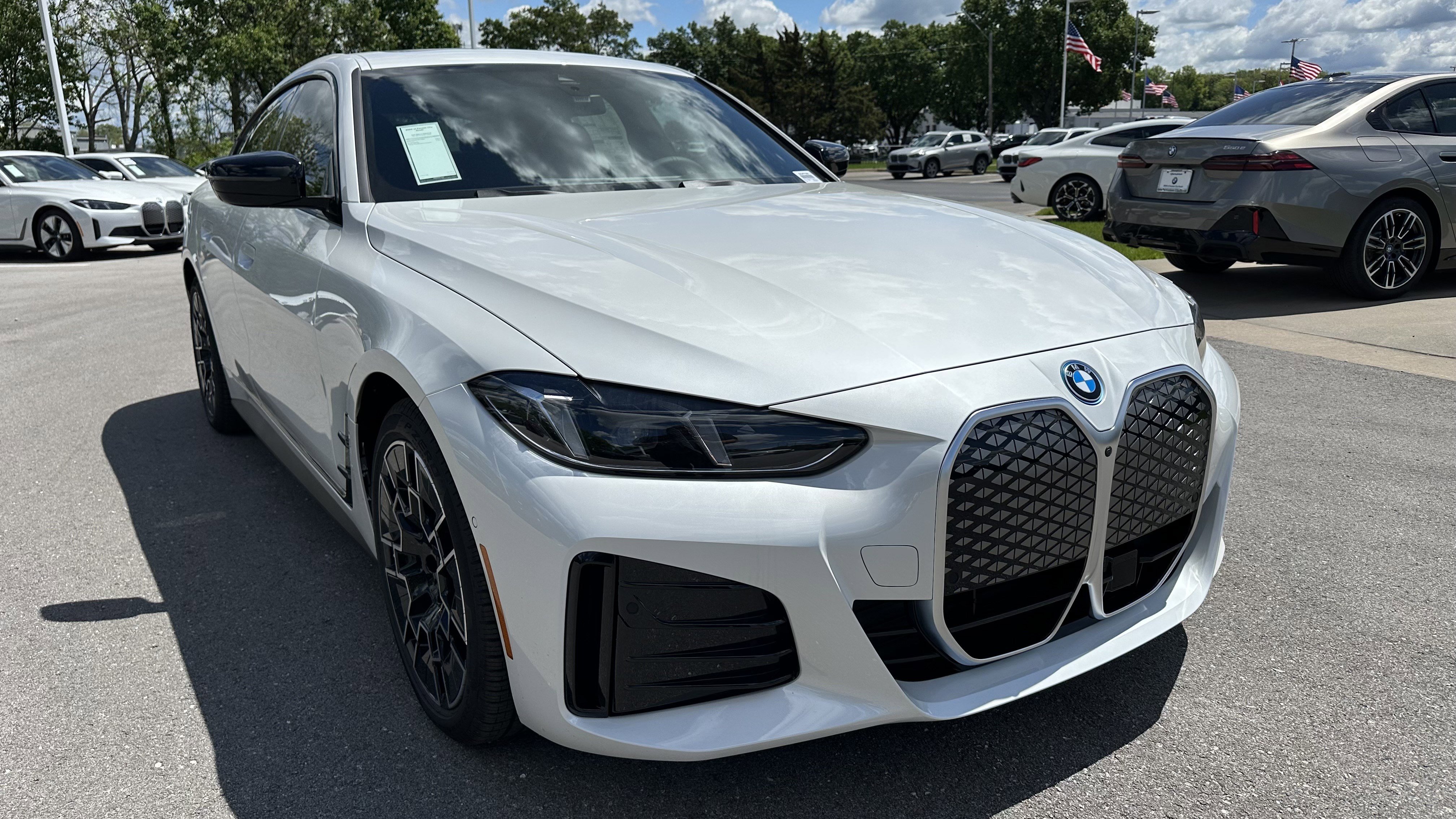 Used 2025 BMW i4 xDrive40i w/ M Sport Package AWD/4WD image 2