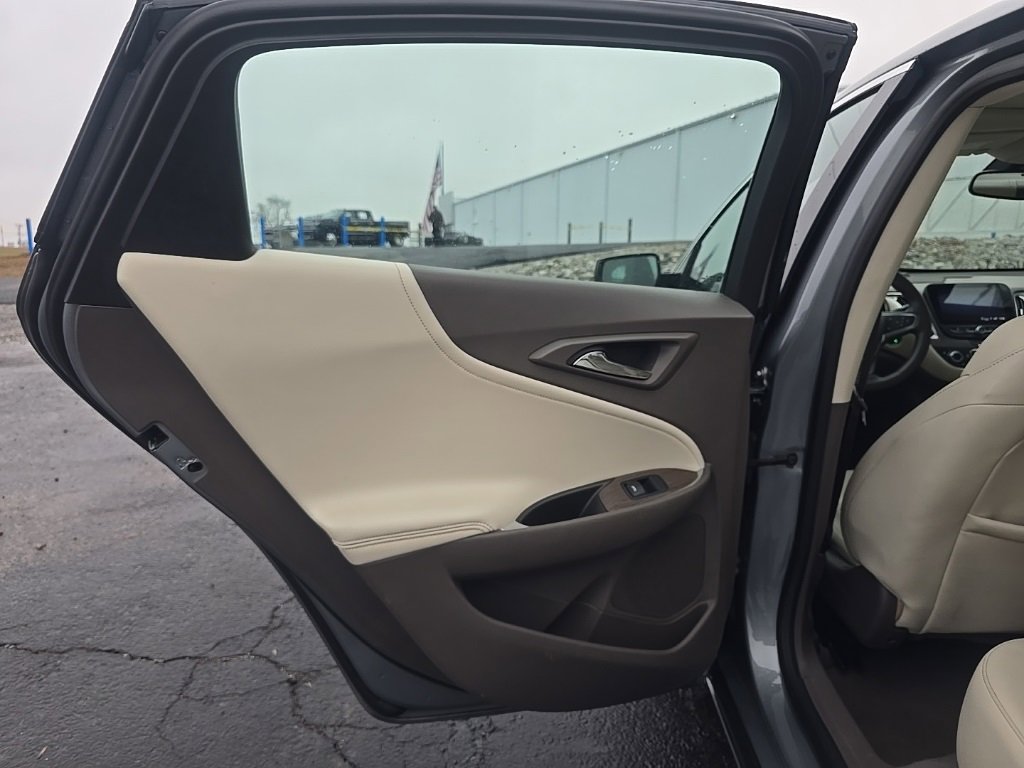 Used 2024 Chevrolet Malibu LT image 17