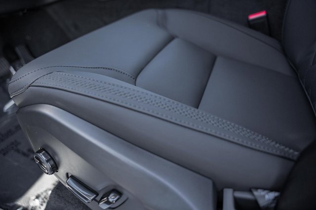 New 2026 Volvo XC90 B6 Plus w/ Protection Package Premier image 34