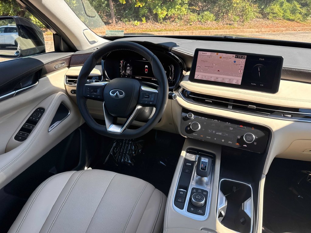 Used 2023 INFINITI QX60 Sensory w/ Cargo Package AWD/4WD image 14