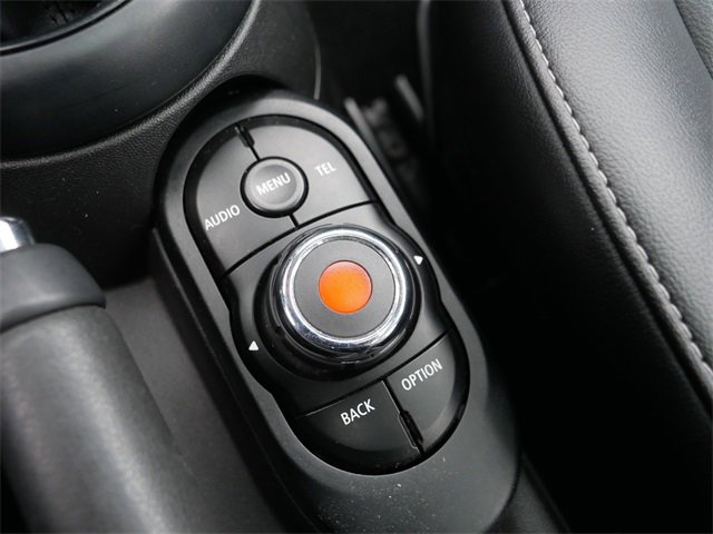 Used 2018 MINI Cooper 2-Door Hardtop w/ Cold Weather Package image 33