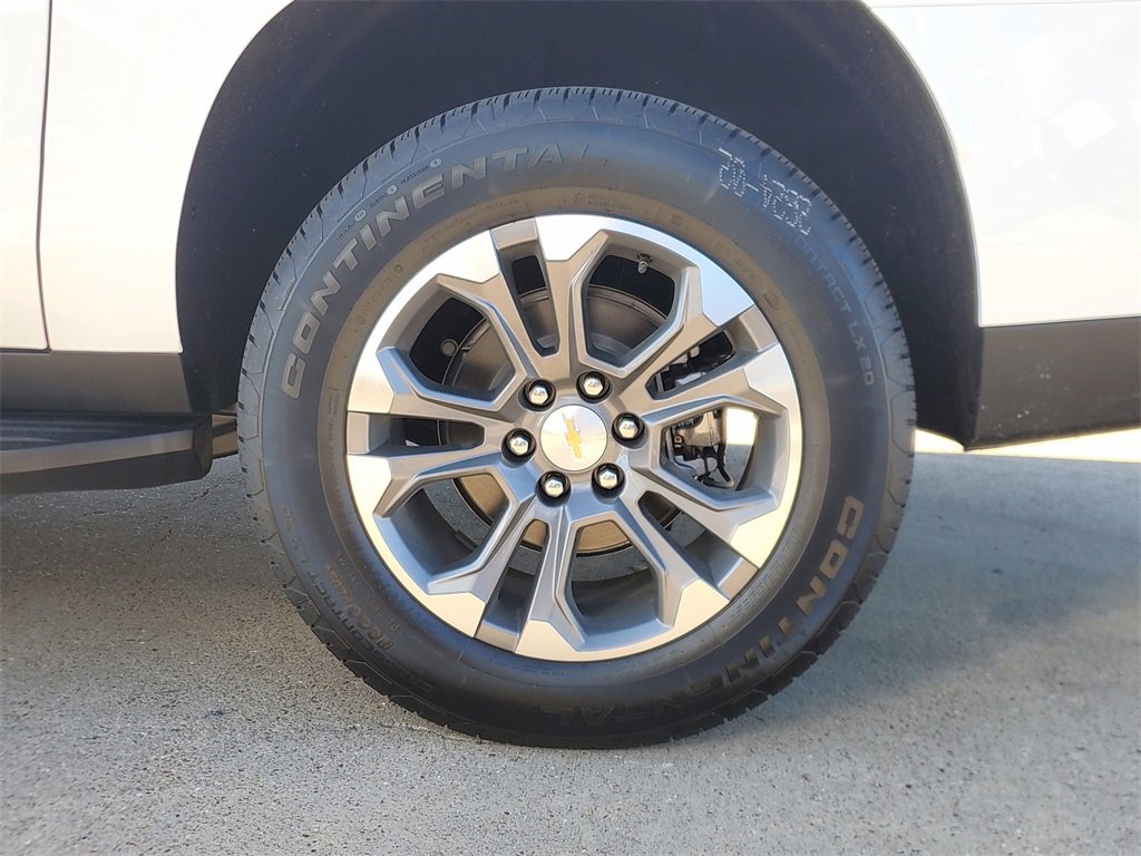 New 2026 Chevrolet Suburban LT w/ Comfort Package image 9