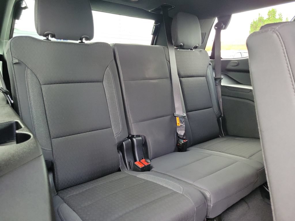 Used 2026 Chevrolet Tahoe LS AWD/4WD image 19