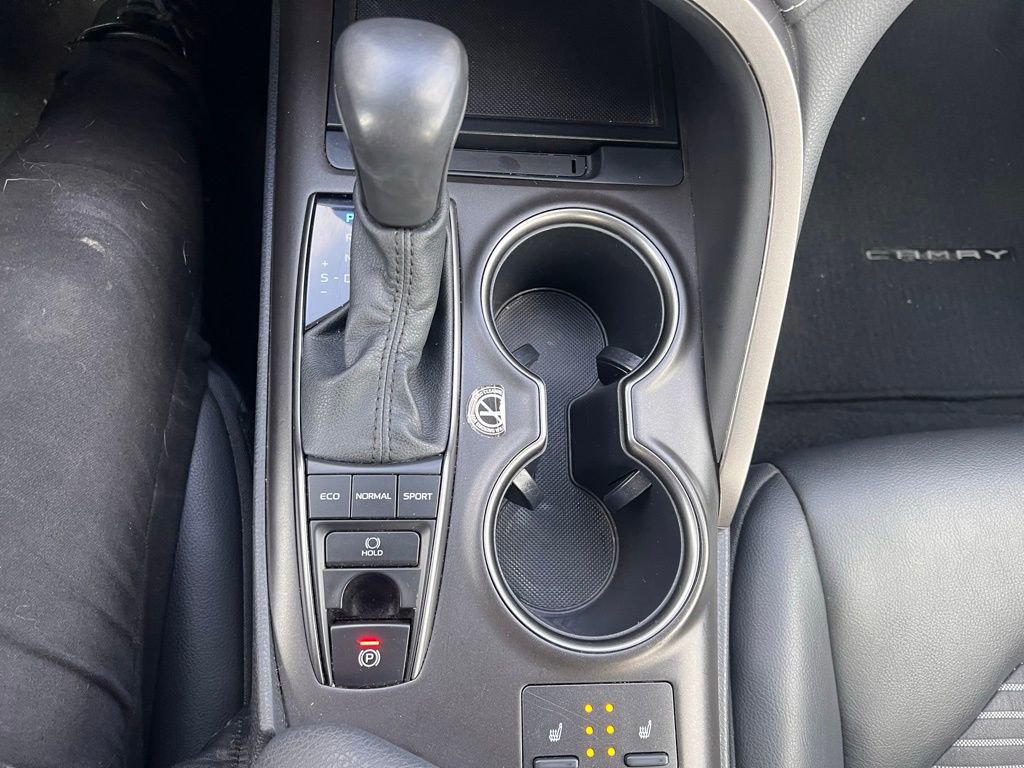 Used 2024 Toyota Camry SE w/ Cold Weather Package image 28