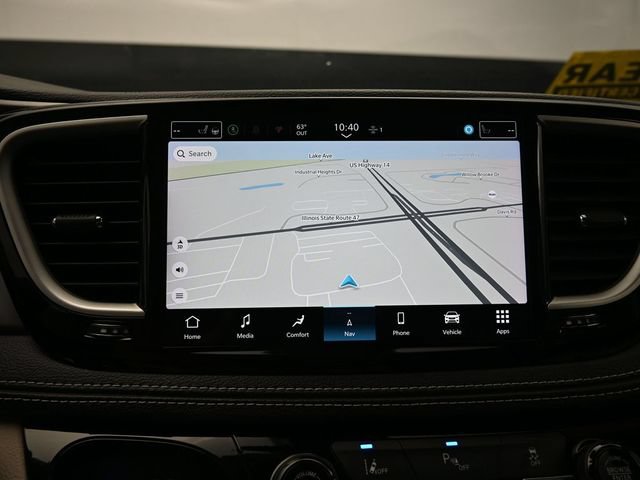 Used 2024 Chrysler Pacifica Limited FWD image 26
