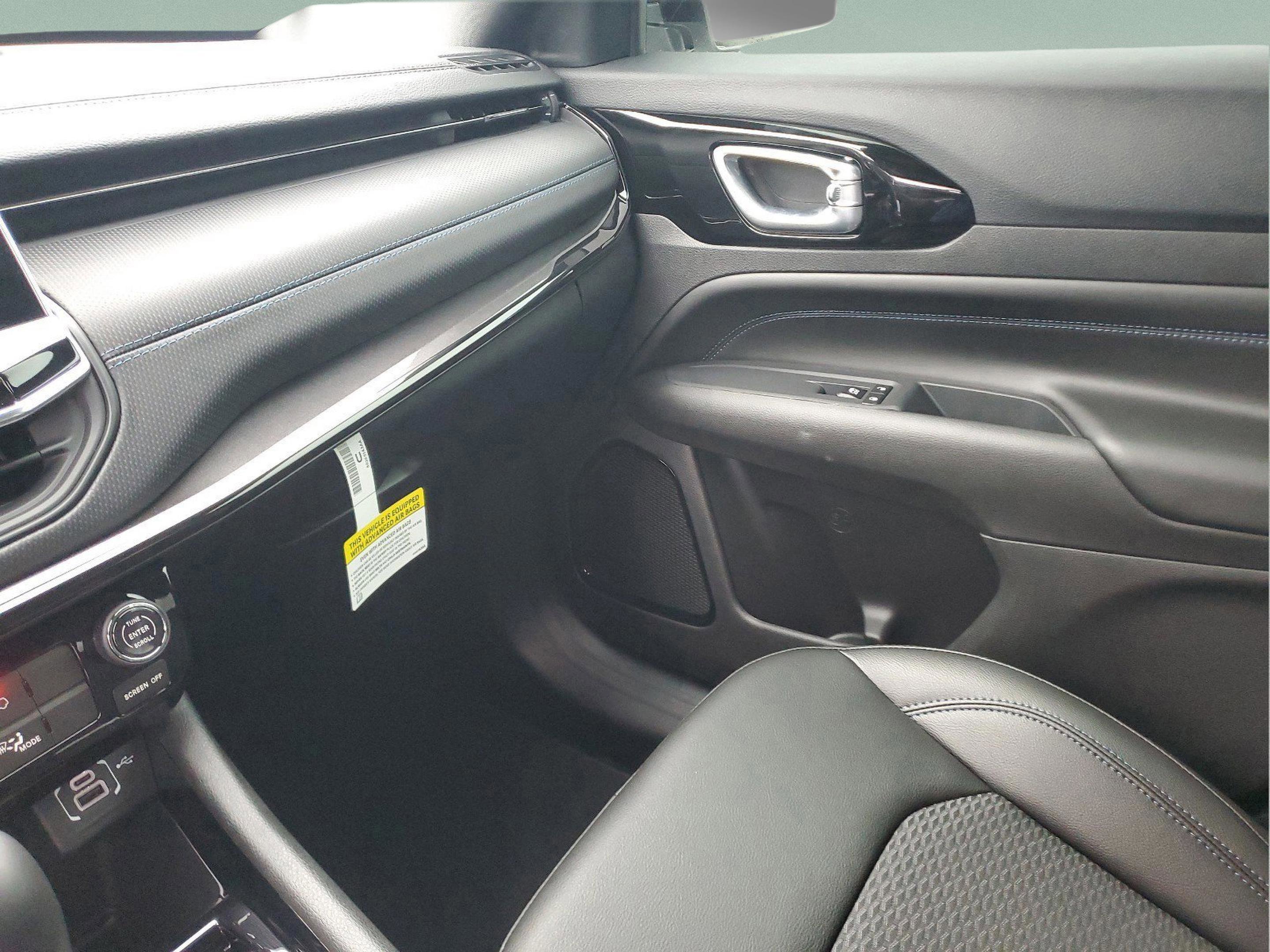 New 2026 Jeep Compass Latitude image 13