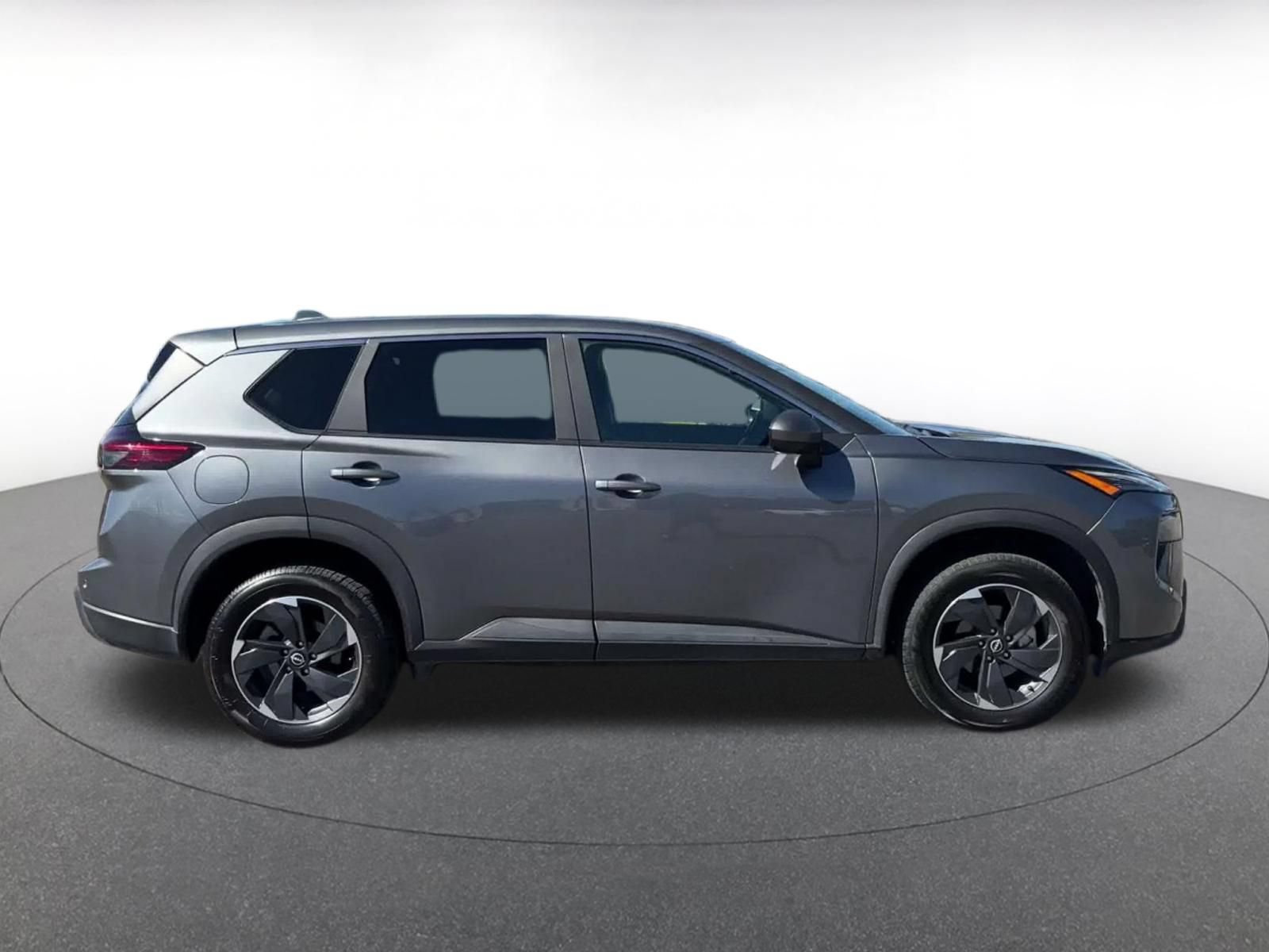 Used 2025 Nissan Rogue SV AWD/4WD image 15