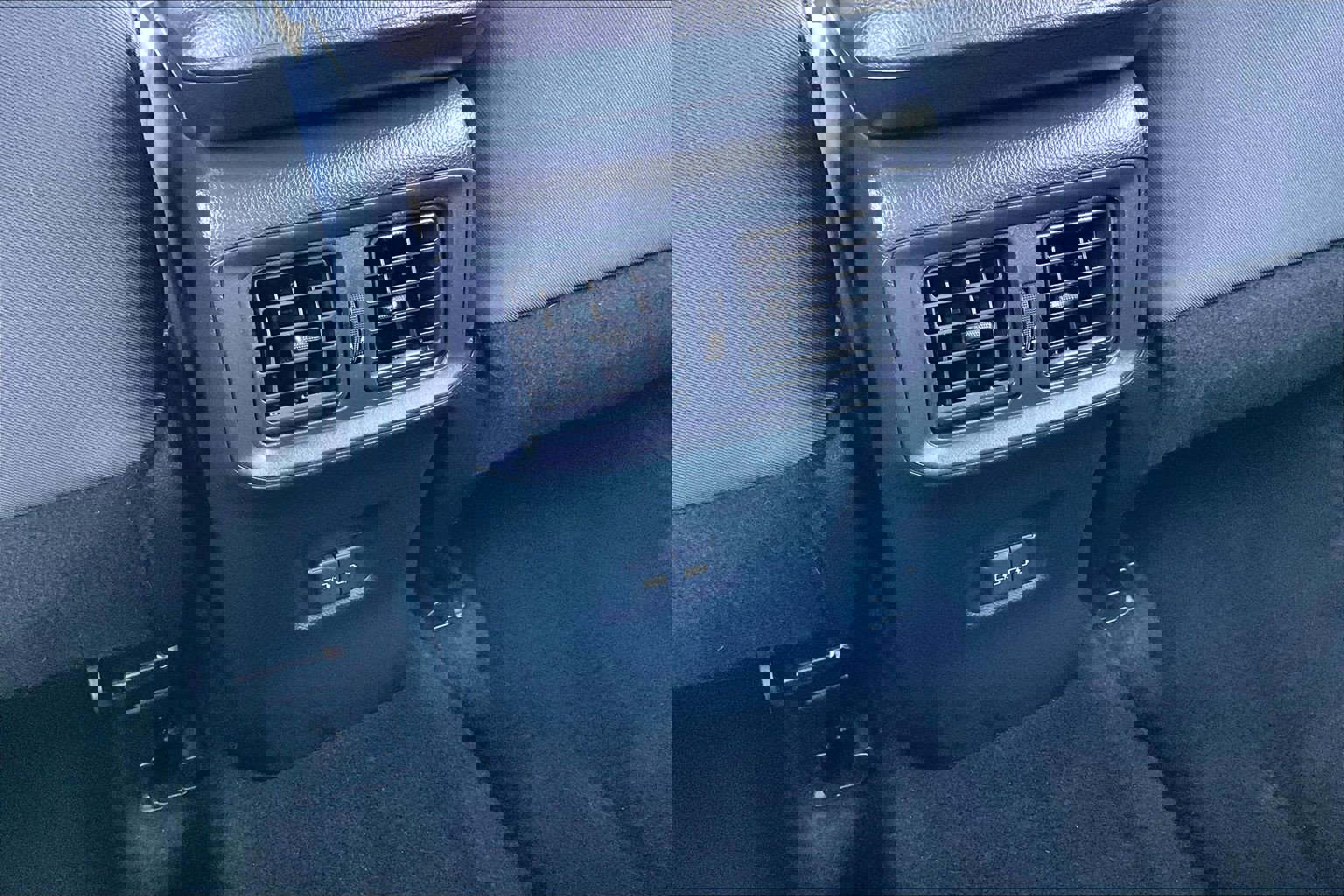 Used 2024 Toyota RAV4 XLE image 32