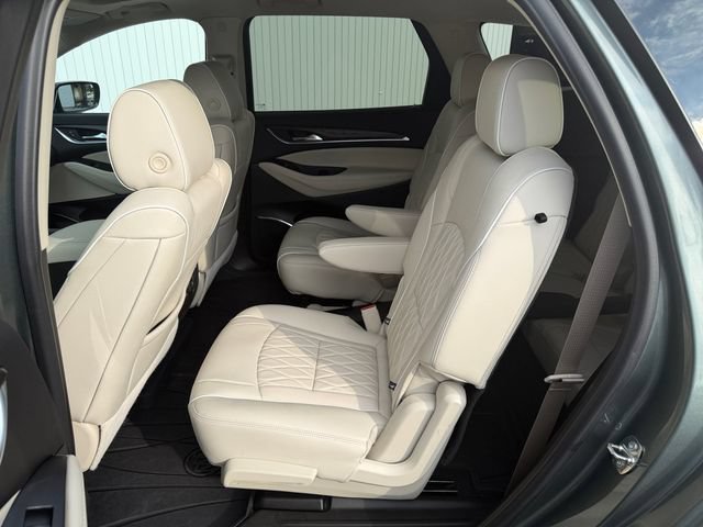 Used 2024 Buick Enclave Avenir w/ Avenir Technology Package AWD/4WD image 18