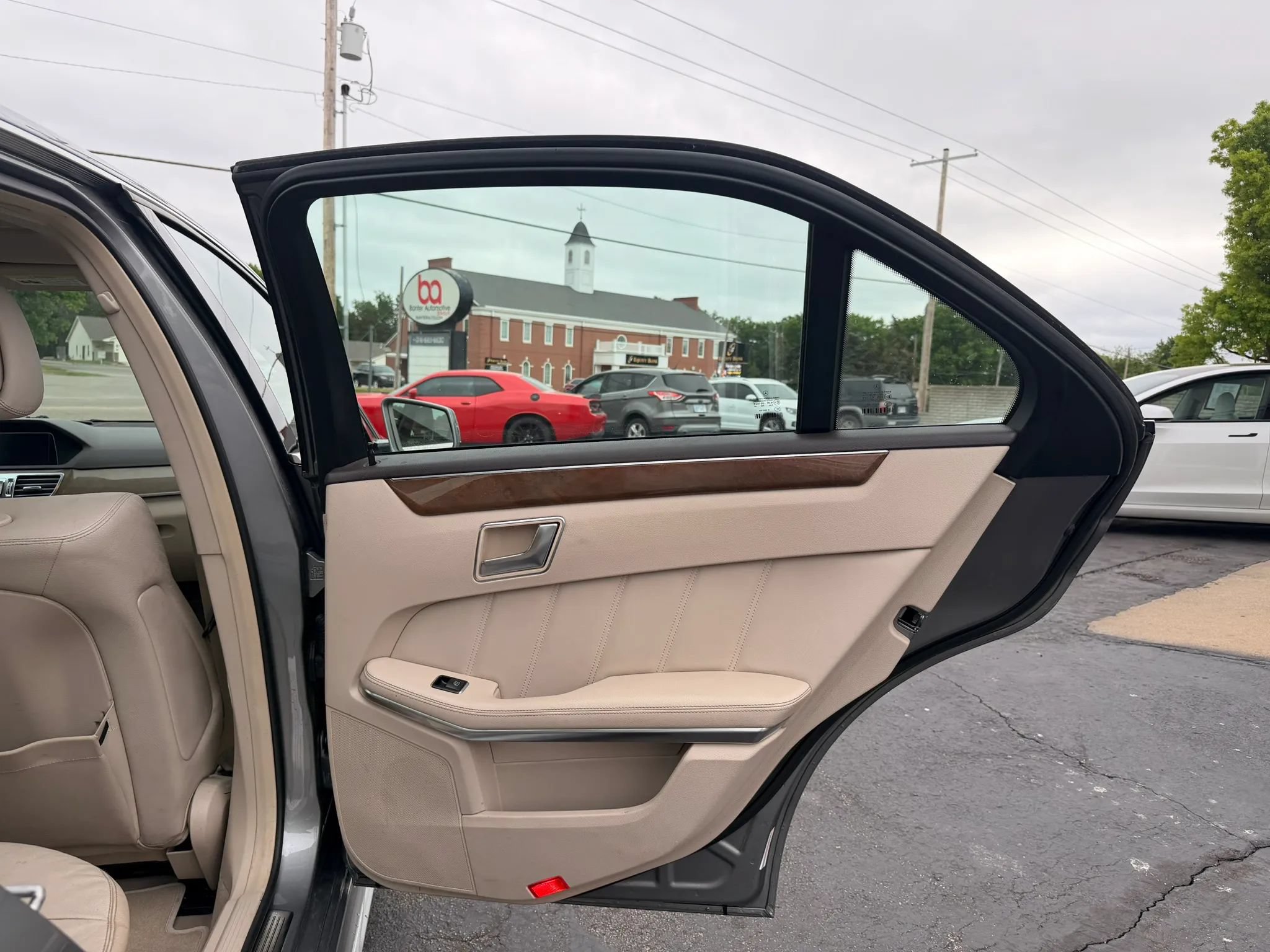 Used 2014 Mercedes-Benz E 350 Sedan image 28