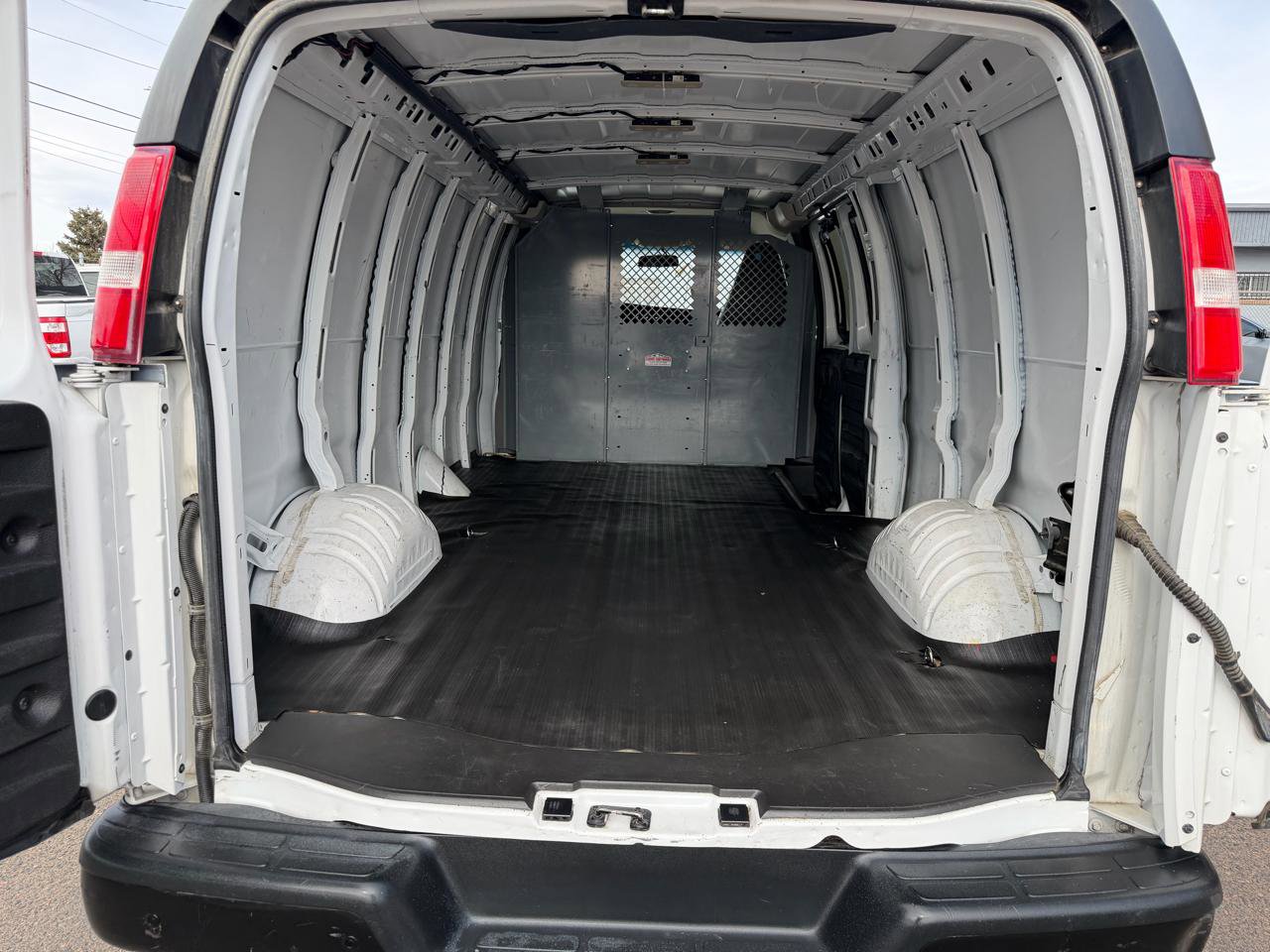 Used 2020 Chevrolet Express 2500 Extended w/ Communications Package image 22