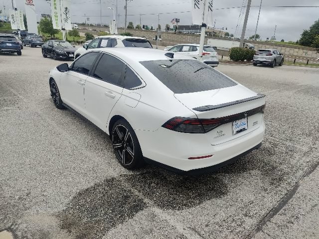 Used 2023 Honda Accord Sport image 12